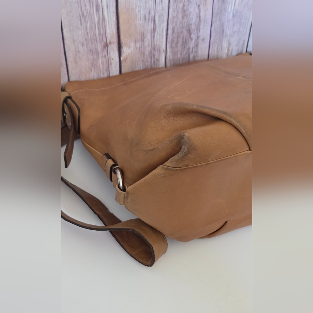 LOW START Coach Crossbody Bag GUC - Picture 7 of 16